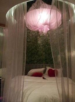 Miaozu Buyi Hotel Fenghuang Kültér fotó