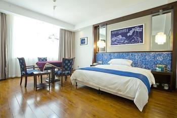 Miaozu Buyi Hotel Fenghuang Kültér fotó