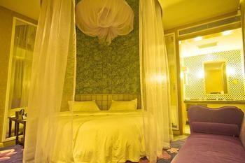 Miaozu Buyi Hotel Fenghuang Kültér fotó