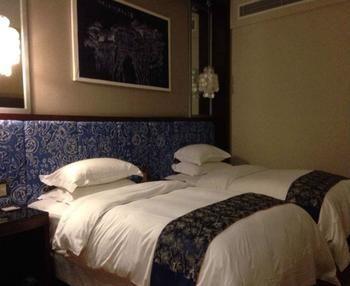 Miaozu Buyi Hotel Fenghuang Kültér fotó